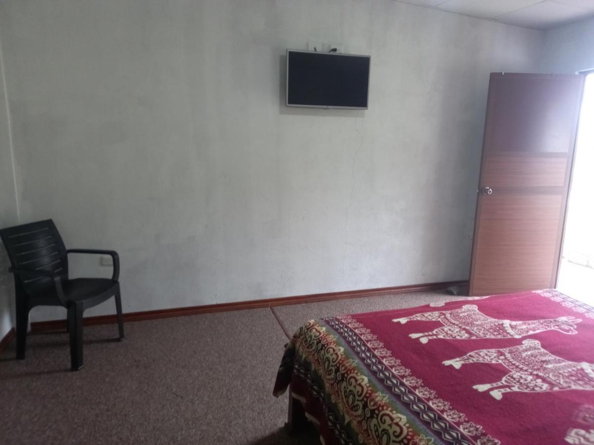 Montano Camping & Hostel Baños Dış mekan fotoğraf