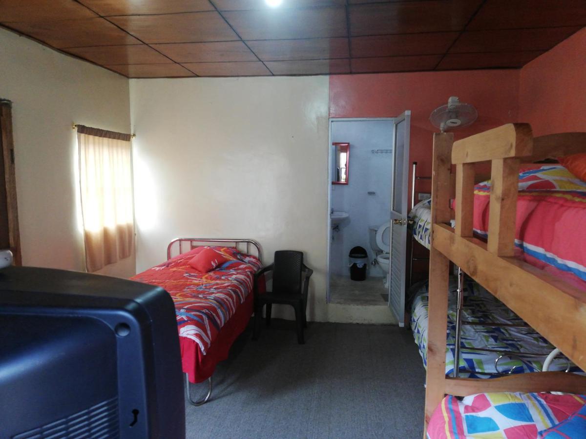 Montano Camping & Hostel Baños Dış mekan fotoğraf